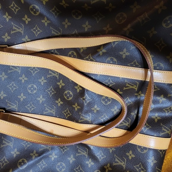 Louis Vuitton Handbag - Picture 8 of 16